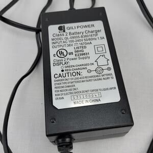 Quili Power Class 2 Battery Charger Model QL09005-B3601670F Green Light Comes On